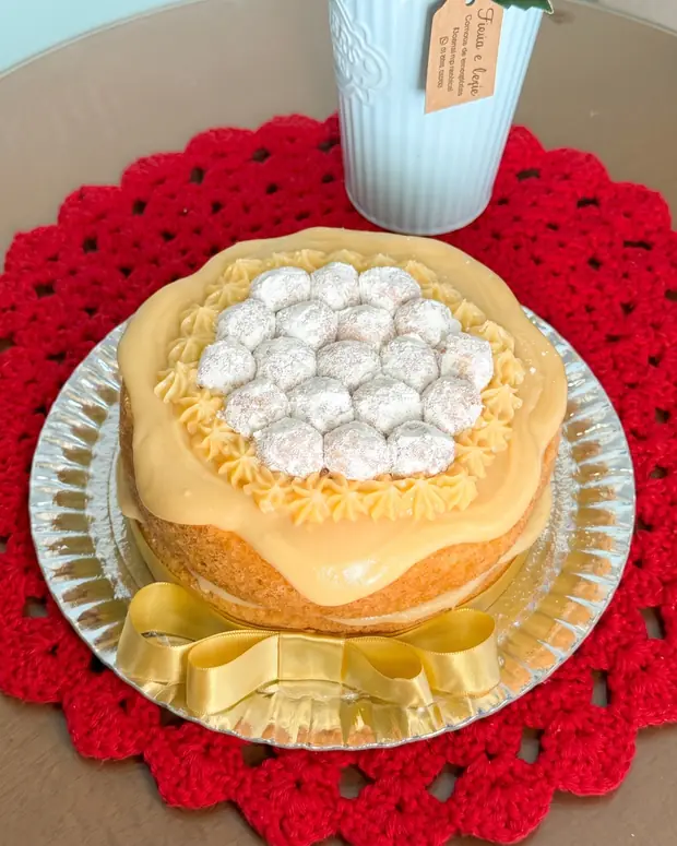 Naked Cake Iara — Tetê Bolos Caseiros